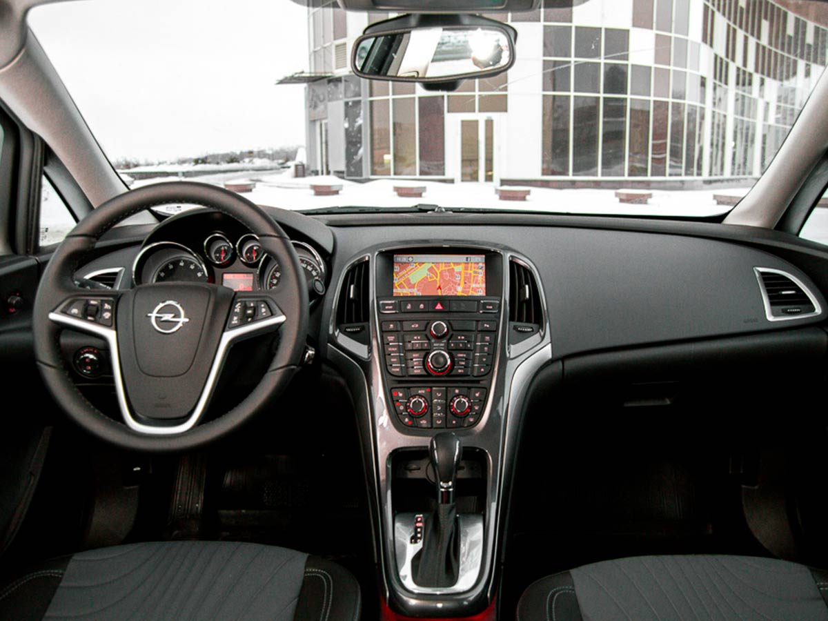 Opel Astra Седан